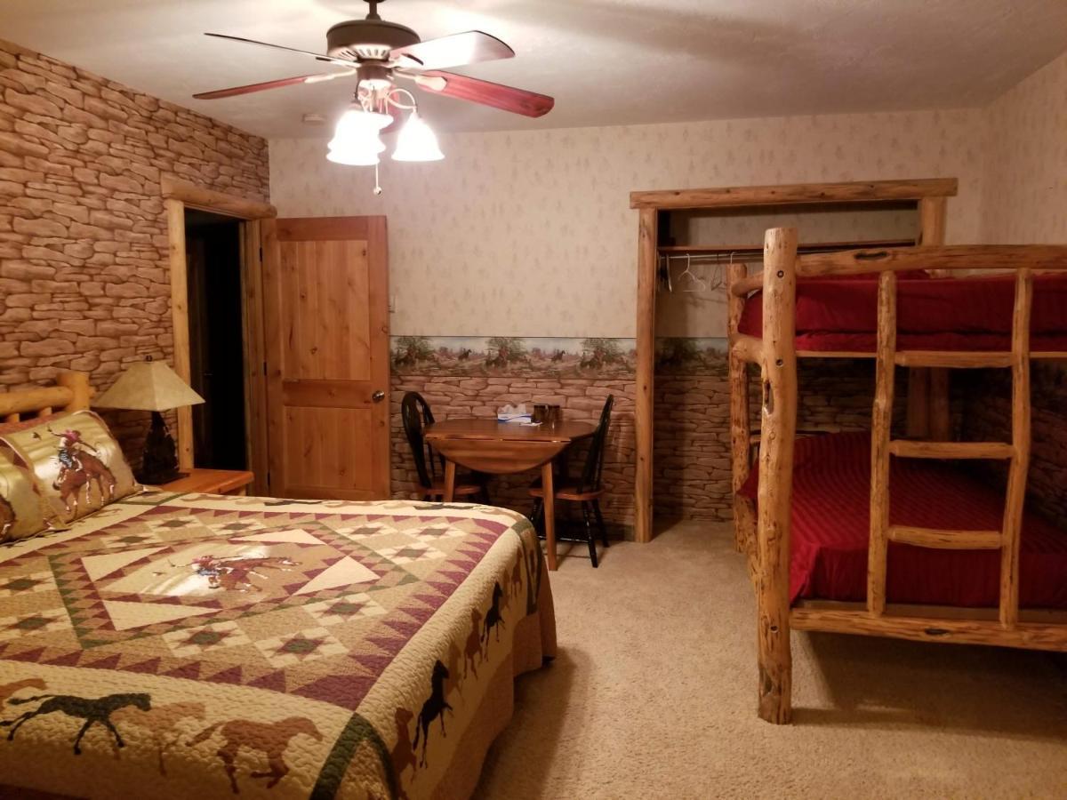 Bed and Breakfast Sunlit Oasis Notom Екстер'єр фото